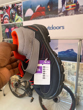 Load image into Gallery viewer, Kids' waterproof walking boots - 28-34 - grey