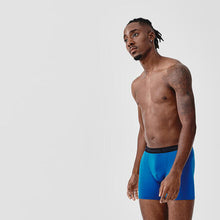 Load image into Gallery viewer, Men's breathable running boxers