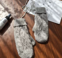 Load image into Gallery viewer, Custom-Knit Unisex Warm Fleece Mittens
