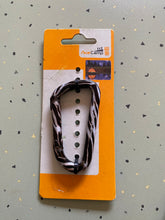 Load image into Gallery viewer, D-SHAPE CARABINER
