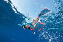 Load image into Gallery viewer, Adult snorkelling fins snk 900 neon grey - Sunny Outdoors
