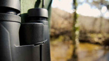 Load image into Gallery viewer, Waterproof hunting binoculars 100 10x42 - black - Sunny Outdoors
